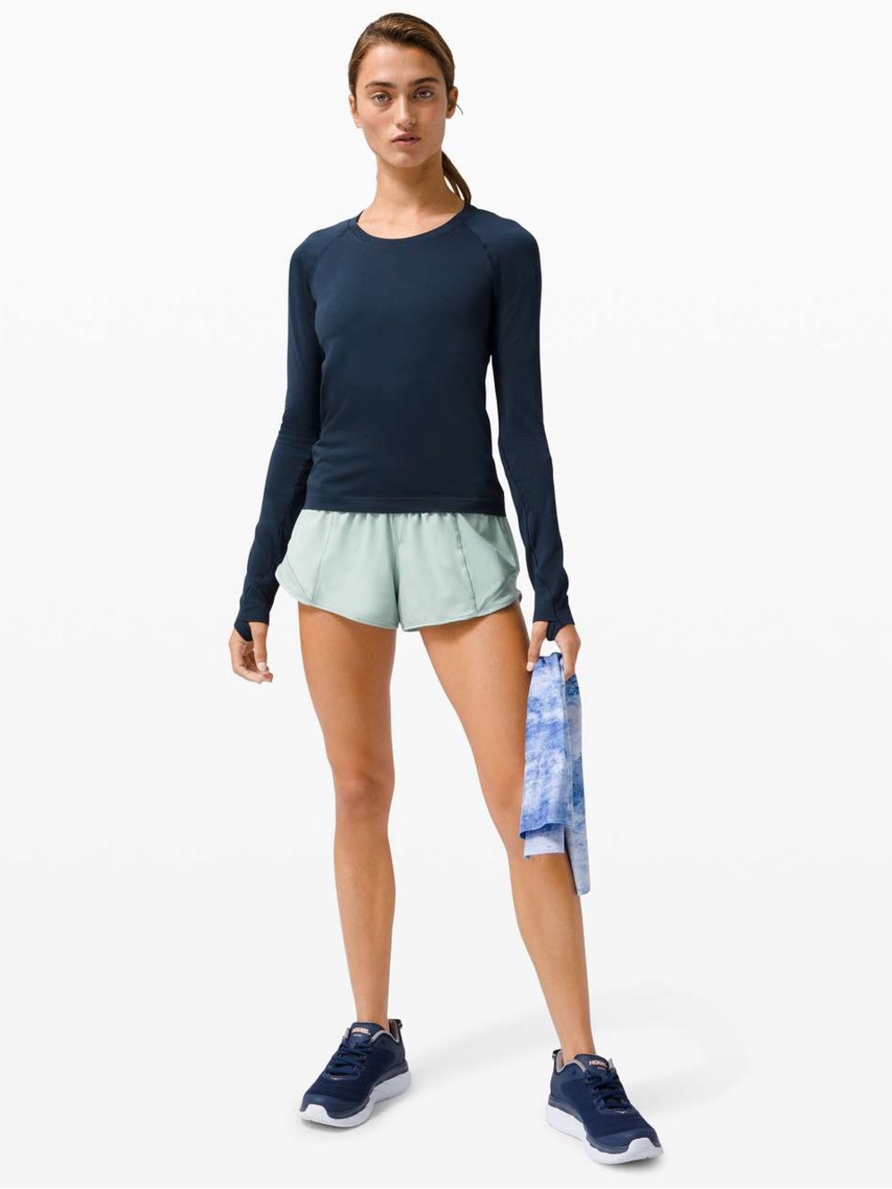 Lululemon Hotty Hot Short II Hazy Jade Size 4 Tall